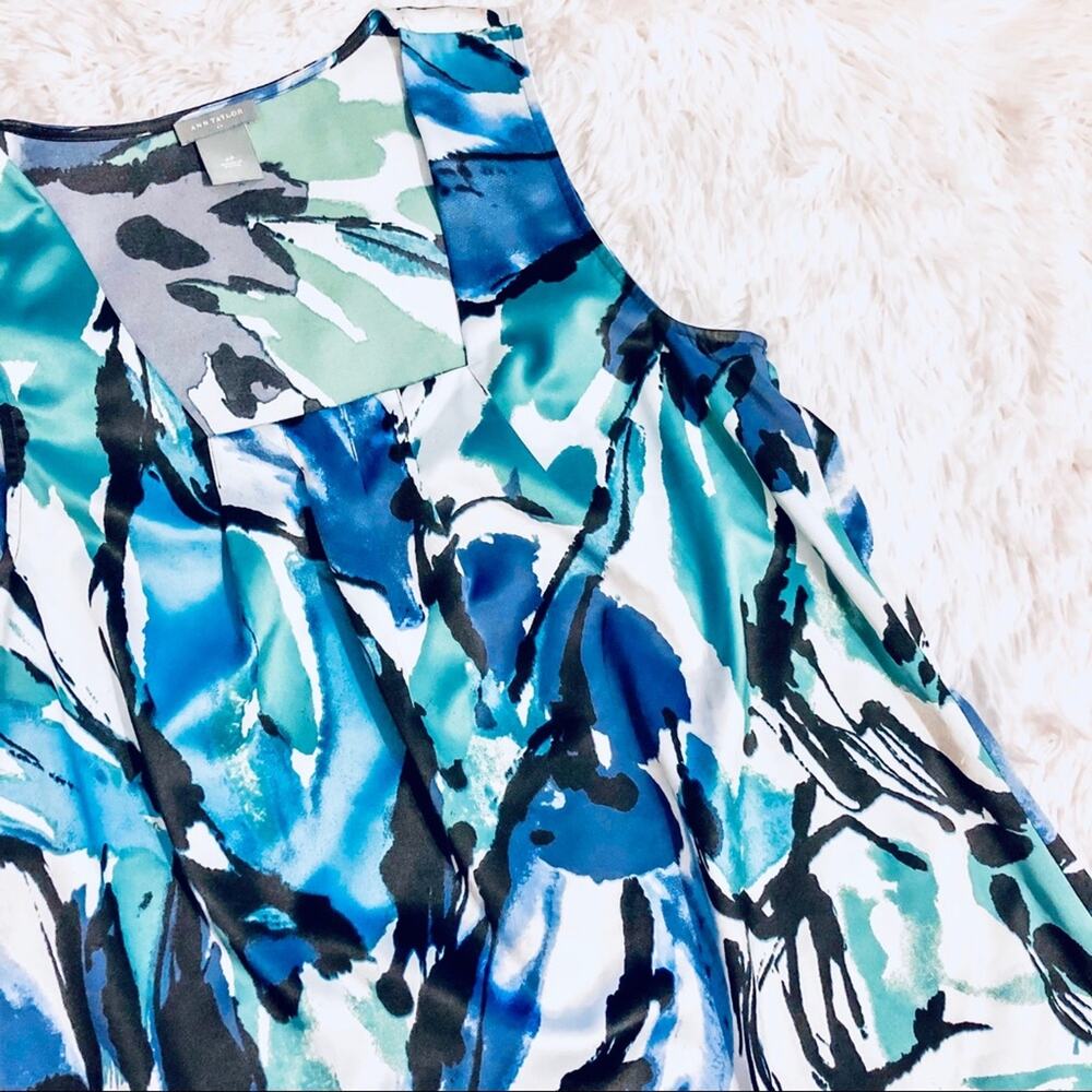 ANN TAYLOR • Blue + Green Watercolor Silky Tank Top